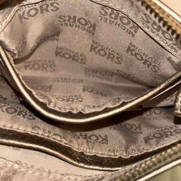 Michael Kors Peeble Leather Gold Wristlet.EUC - Picture 6 of 9